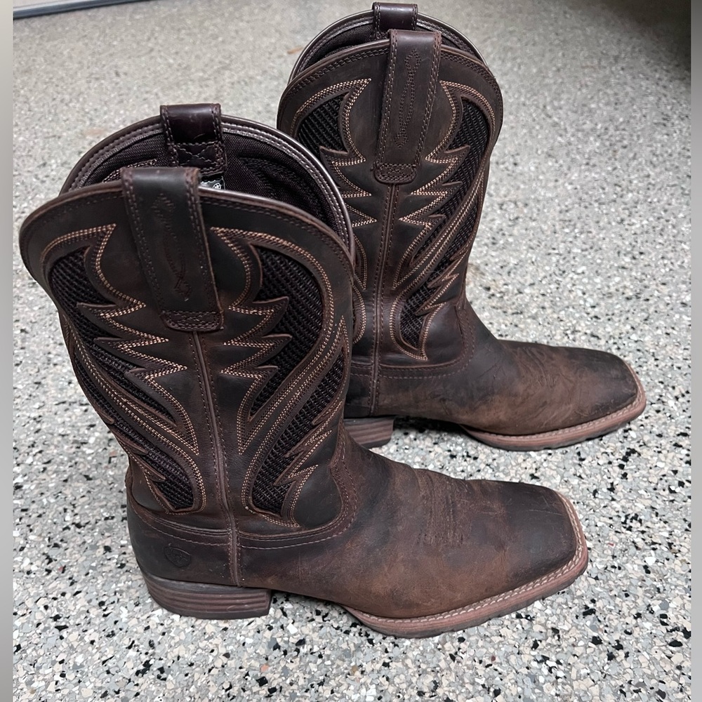 ARIAT | Men’s Hyrbrid VentTEK Western Boots | 10D